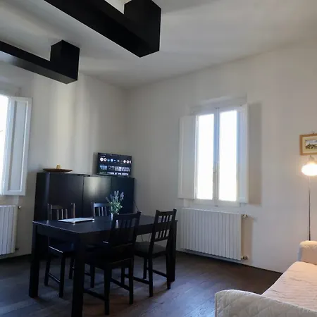 Appartamento Cozy In The Center - With Wi-fi, Smart Tv Pistoia
